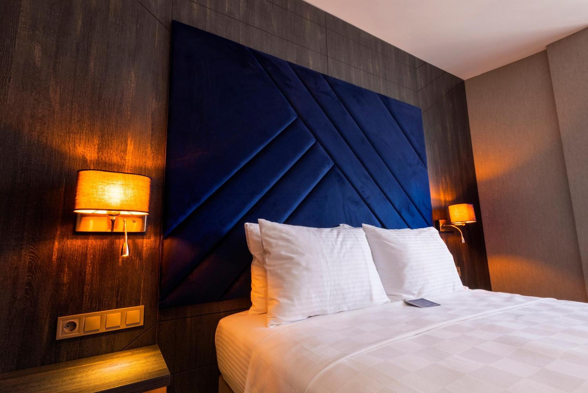Westdoor Hotel 4*