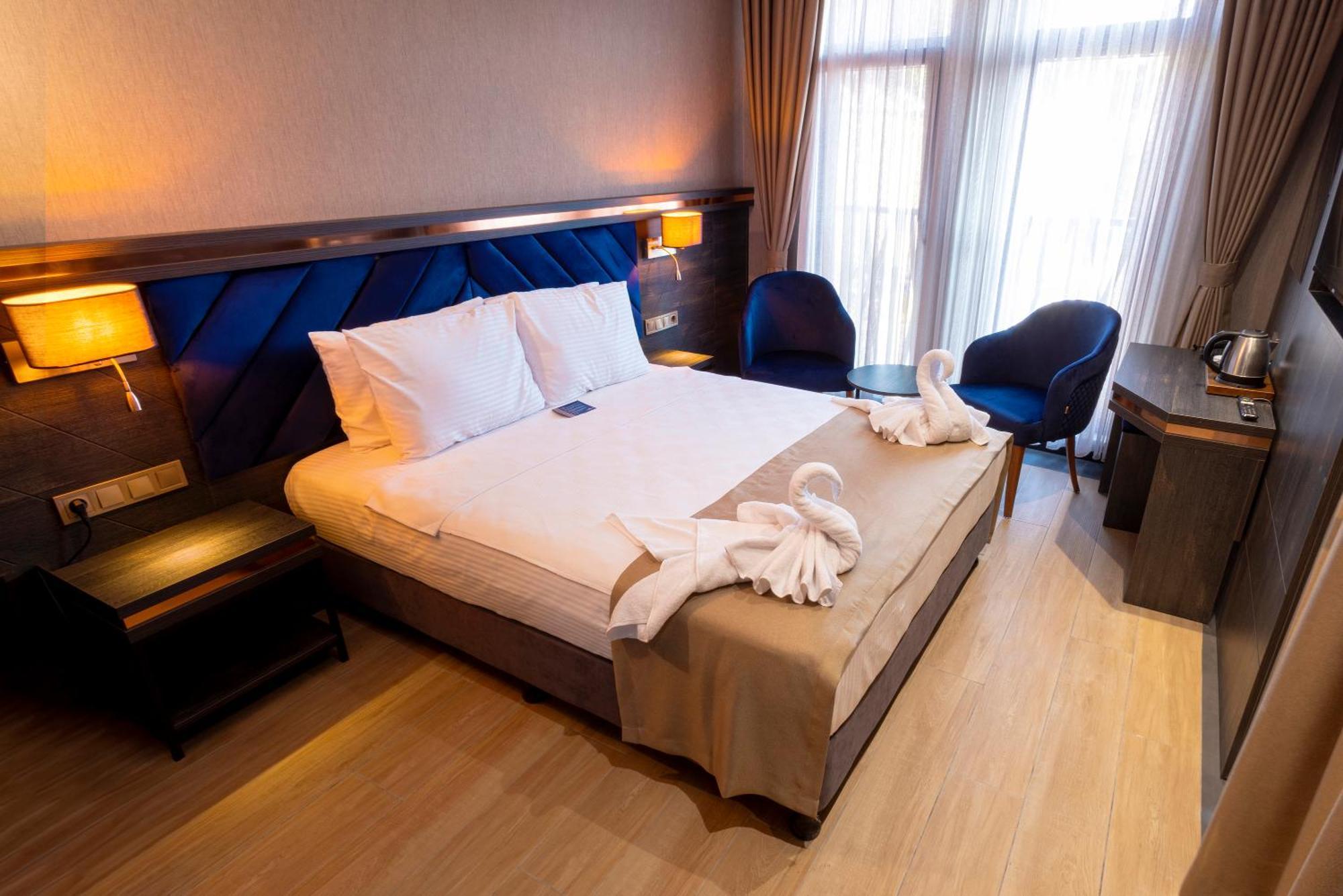 Westdoor Hotel 4*